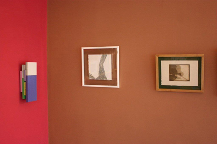 De gauche à droite, volume de Tilman, multiples de Rudy Ricciotti et estampe de Marcelo Fuentes 